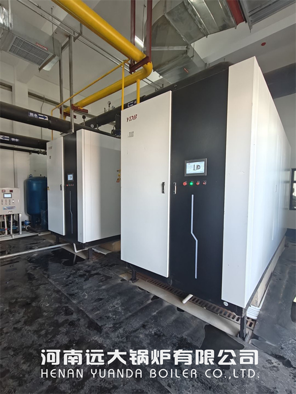 1800KW Vacuum Gas Hot Water Boiler For Hotel School Buildings Central Heating