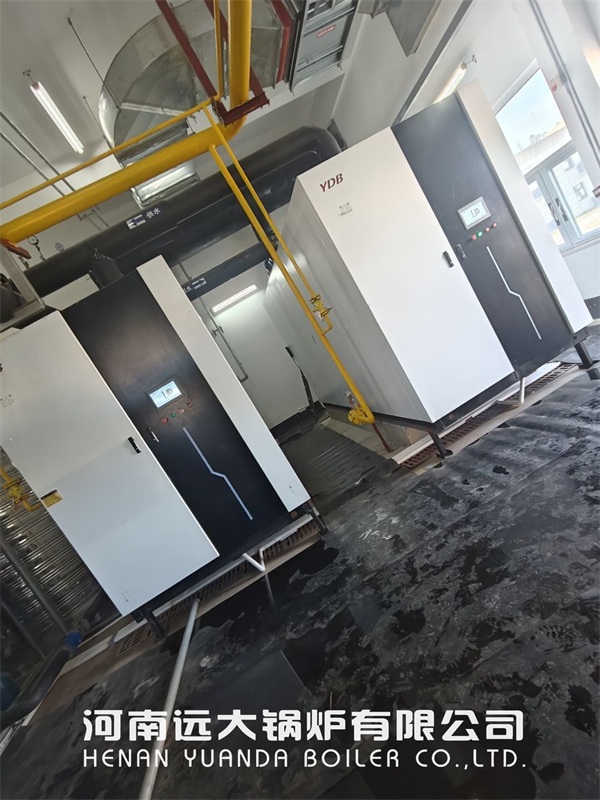 1800KW Vacuum Gas Hot Water Boiler For Hotel School Buildings Central Heating